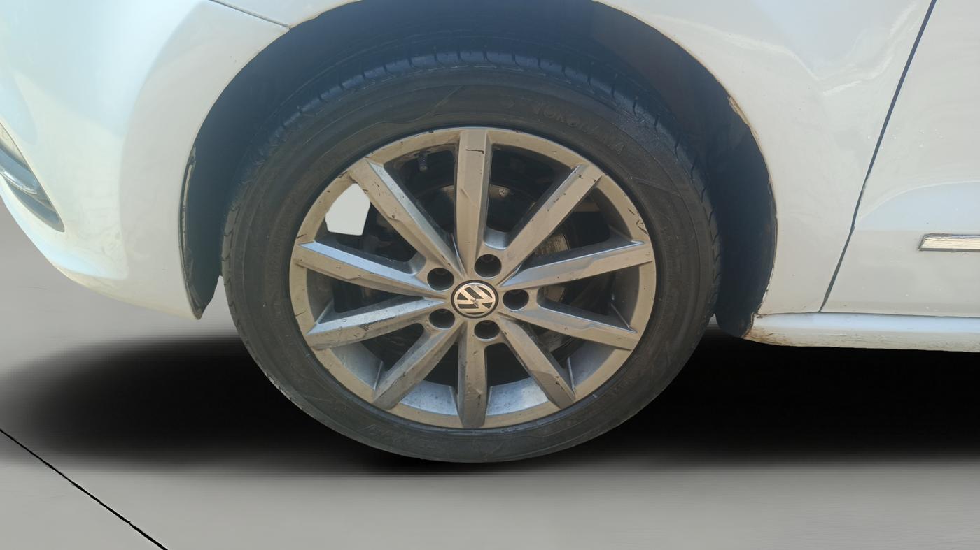 2019 Volkswagen Polo HIGHLINE PLUS 1.5 16 ALLOY, Diesel, Manual, 91,371 km, Left Front Wheel