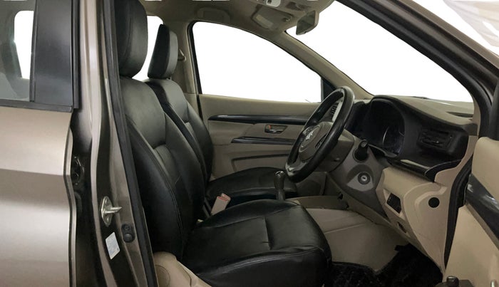 2018 Maruti Ertiga VXI SHVS, Petrol, Manual, 84,509 km, Right Side Front Door Cabin