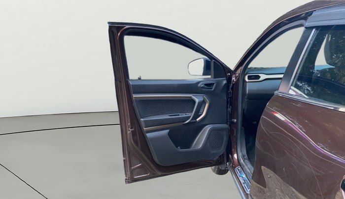 2022 Renault Kiger RXT MT, CNG, Manual, 43,687 km, LHS Front Door