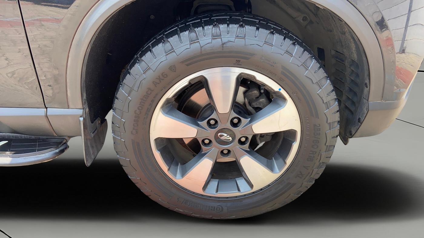2019 Mahindra ALTURAS G4 4WD AT, Diesel, Automatic, 1,43,089 km, Right Front Wheel