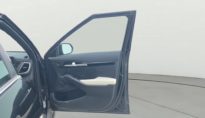 2023 KIA SELTOS  GTX Plus 1.5 Turbo Petrol DCT, Petrol, Automatic, 30,373 km, RHS Front Door