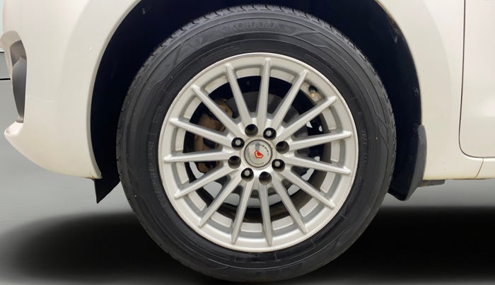 2022 Maruti Swift VXI AMT, Petrol, Automatic, 33,676 km, Left Front Wheel