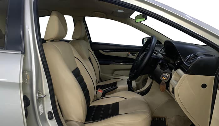 2017 Maruti Ciaz DELTA DIESEL 1.3, Diesel, Manual, 96,465 km, Right Side Front Door Cabin