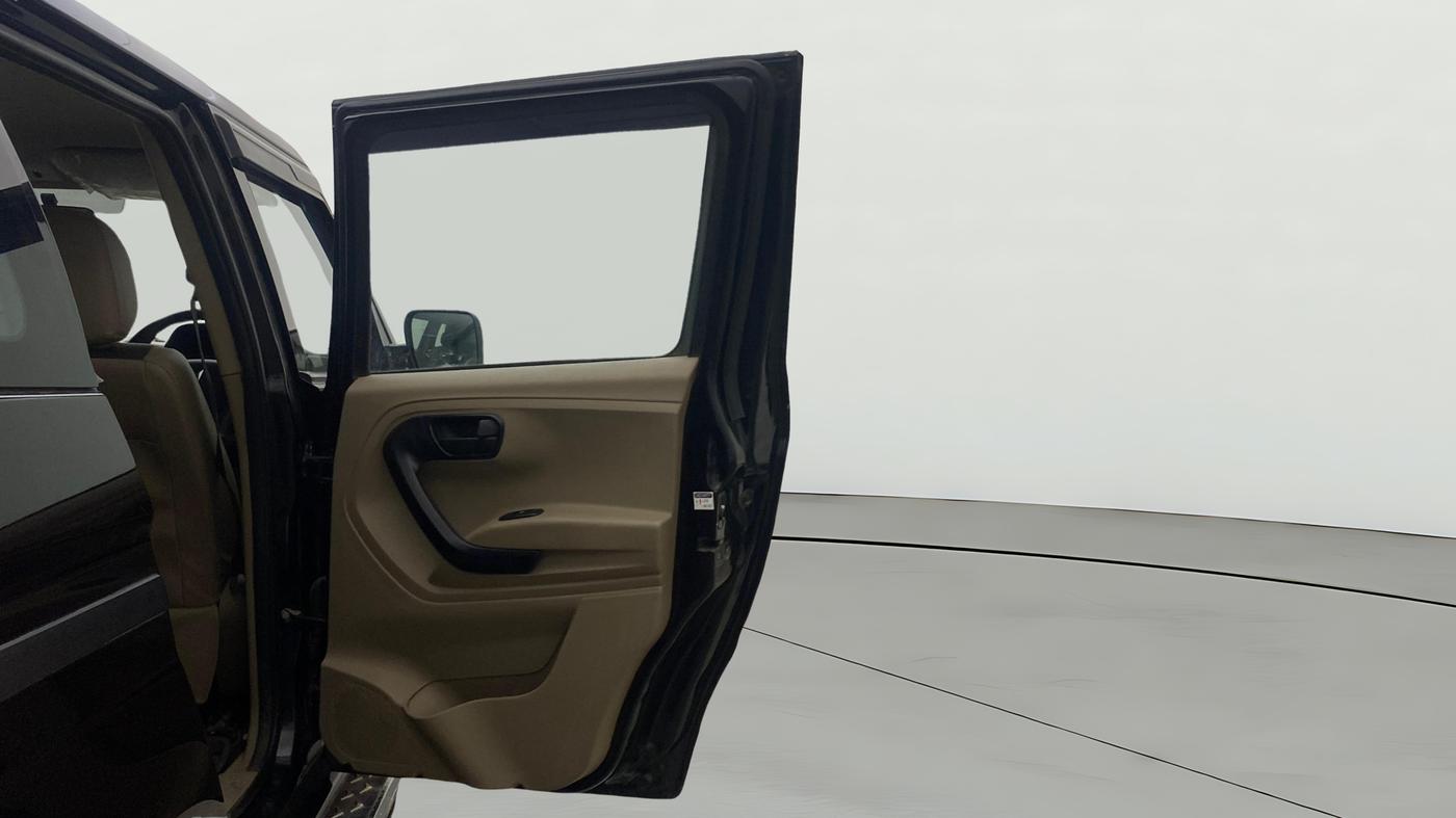 2023 Mahindra BOLERO NEO N 4, Diesel, Manual, 1,08,158 km, RHS Rear Door