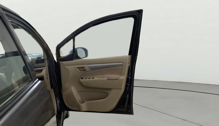 2015 Maruti Ertiga VXI CNG, CNG, Manual, 81,031 km, RHS Front Door