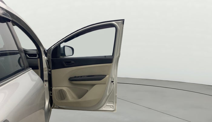 2019 Renault TRIBER RXT, Petrol, Manual, 31,668 km, RHS Front Door