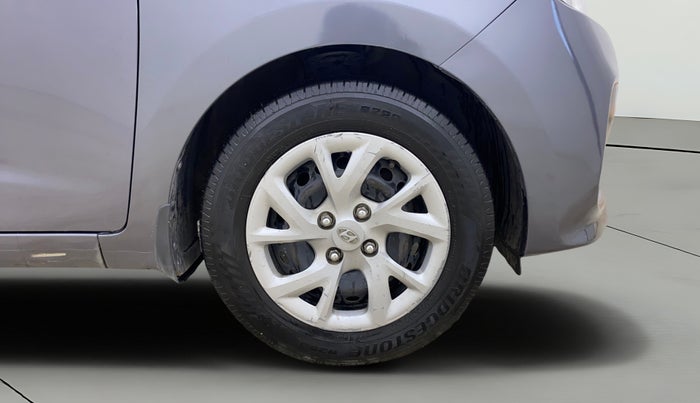 2018 Hyundai Grand i10 MAGNA AT 1.2 KAPPA VTVT, Petrol, Automatic, 79,336 km, Right Front Wheel