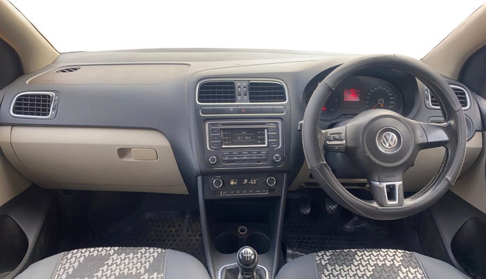 2013 Volkswagen Polo HIGHLINE DIESEL, Diesel, Manual, 1,47,745 km, Dashboard