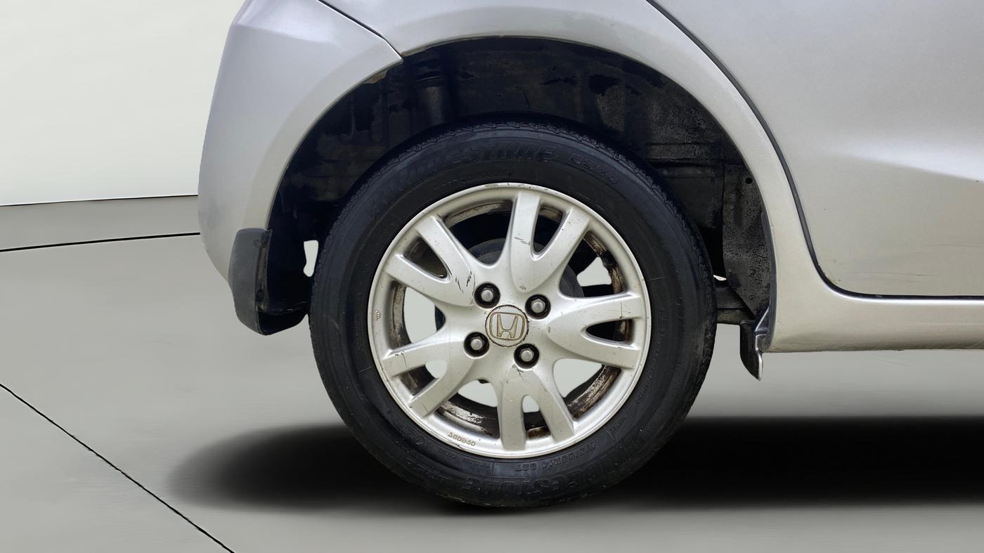 2013 Honda Brio VX AT, Petrol, Automatic, 78,021 km, Right Rear Wheel