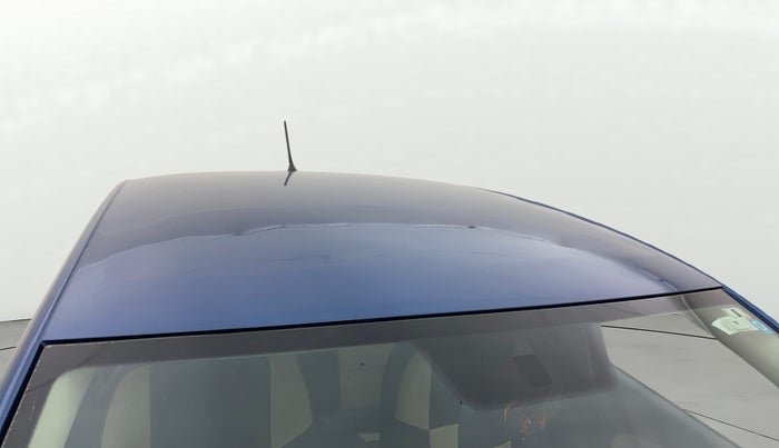 2017 Volkswagen Ameo COMFORTLINE 1.2L, Petrol, Manual, 1,22,241 km, Roof