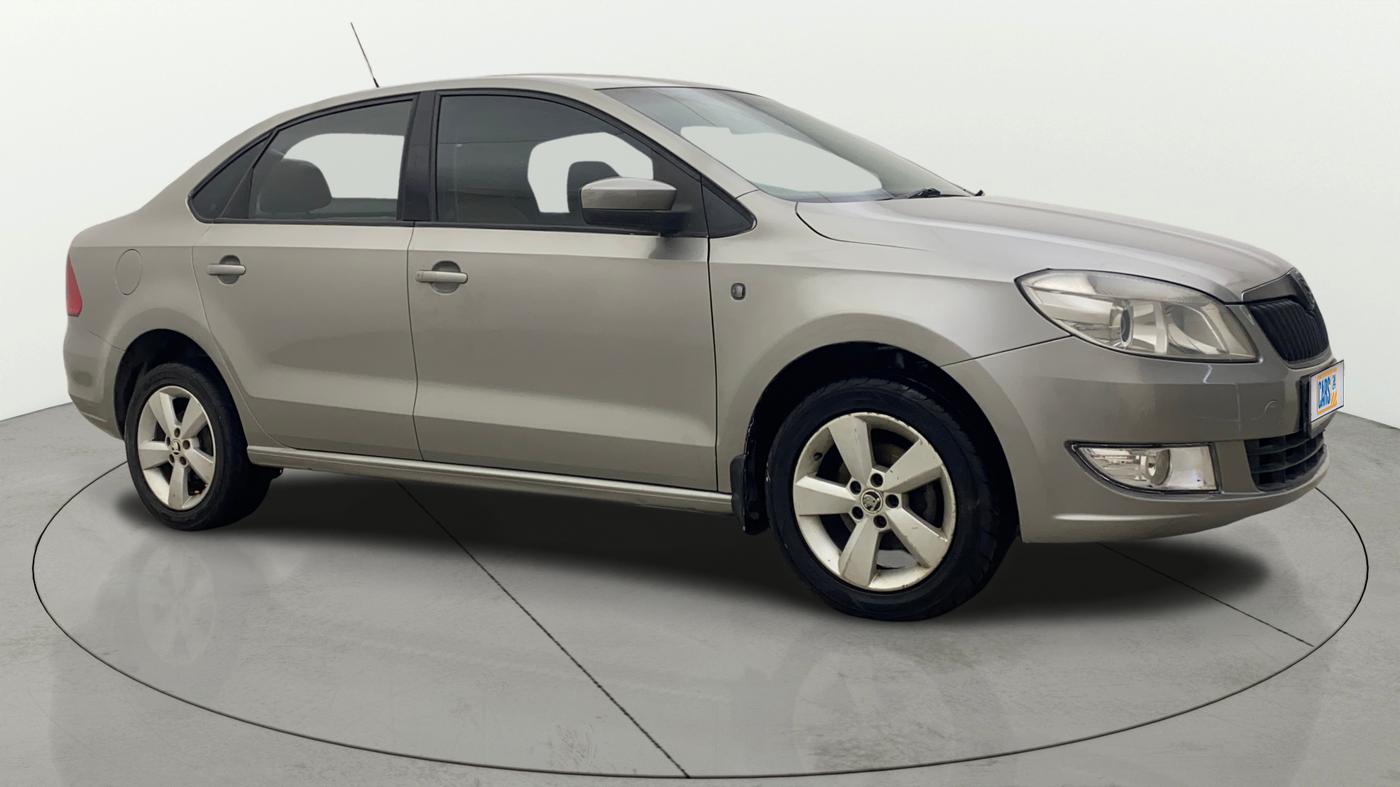 2015 Skoda Rapid 1.6 MPI ELEGANCE PLUS, Petrol, Manual, 1,26,349 km, Right Front Diagonal
