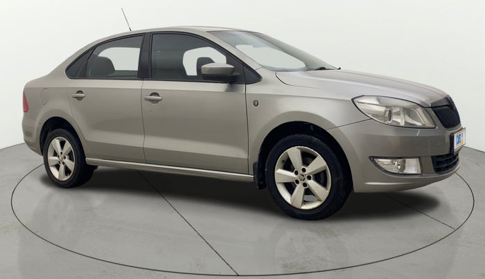 2015 Skoda Rapid 1.6 MPI ELEGANCE PLUS, Petrol, Manual, 1,26,232 km, Right Front Diagonal