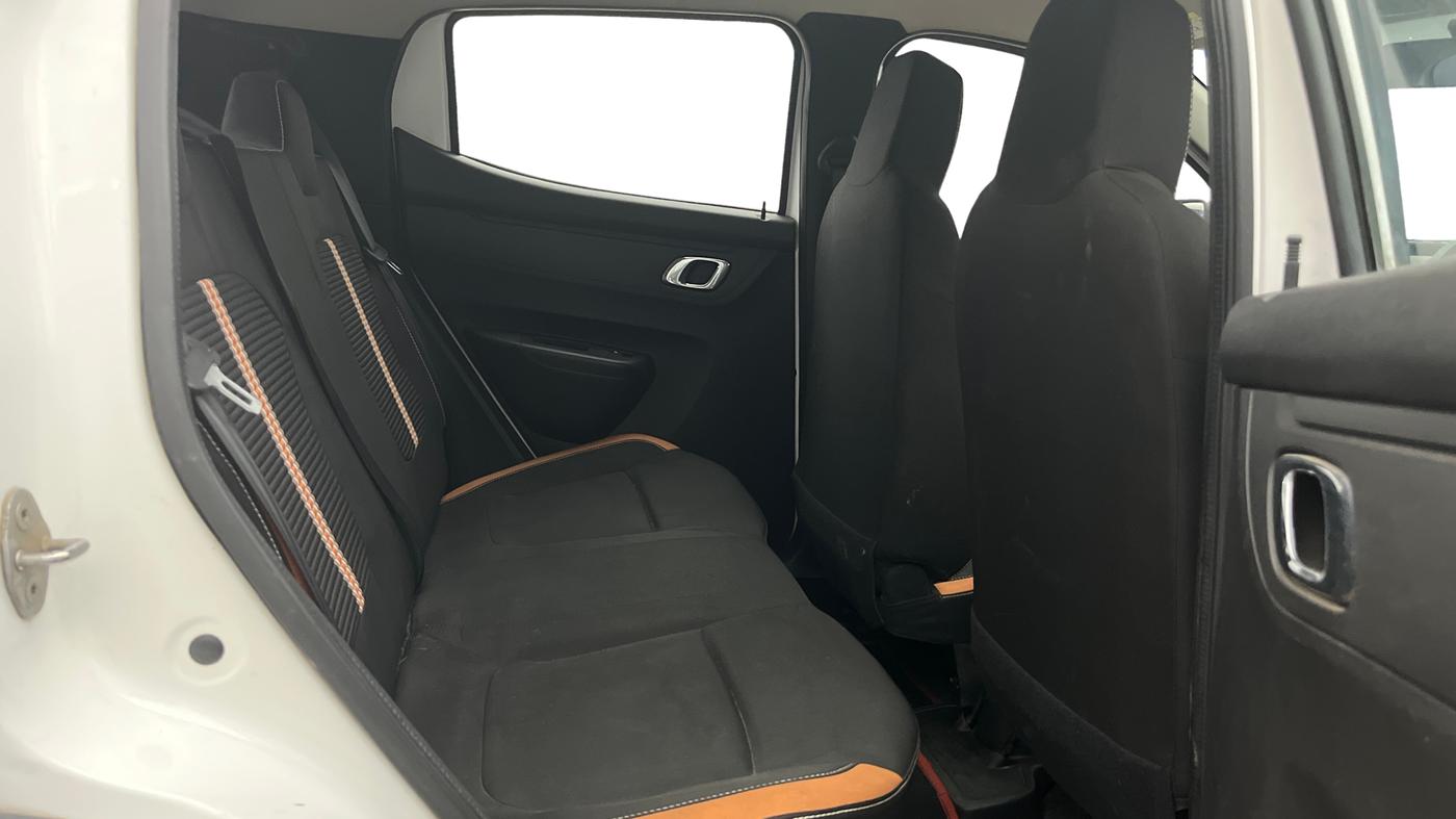 2021 Renault Kwid CLIMBER 1.0 AMT (O), Petrol, Automatic, 31,560 km, Right Side Rear Door Cabin