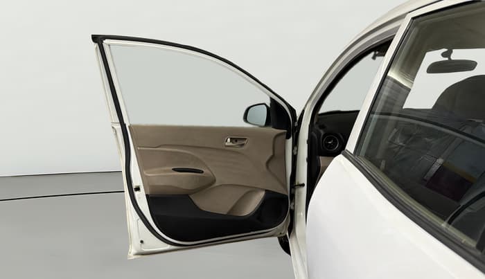 2019 Hyundai NEW SANTRO SPORTZ CNG, CNG, Manual, 79,405 km, LHS Front Door