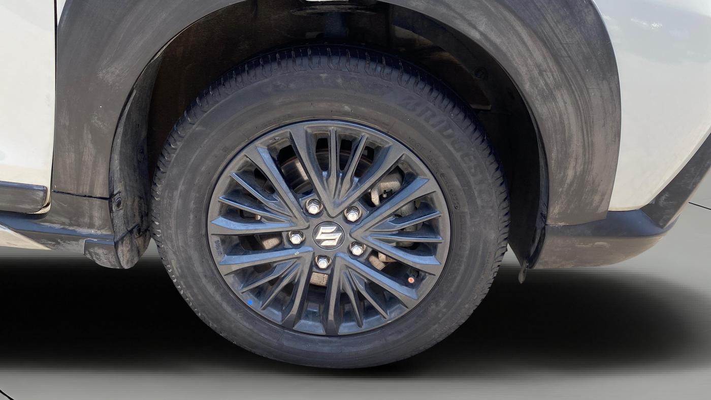2022 Maruti XL6 ZETA AT, Petrol, Automatic, 29,013 km, Right Front Wheel