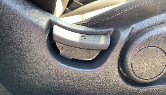 2015 Hyundai Elite i20 ASTA 1.2, Petrol, Manual, 27,730 km, Third Seat Row ( optional )