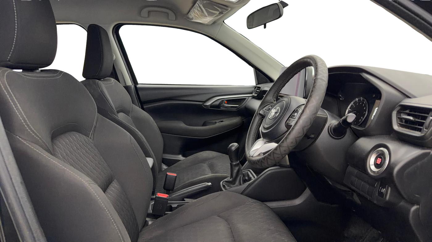 2024 Toyota URBAN CRUISER HYRYDER S NEO DRIVE, Petrol, Manual, 18,706 km, Right Side Front Door Cabin