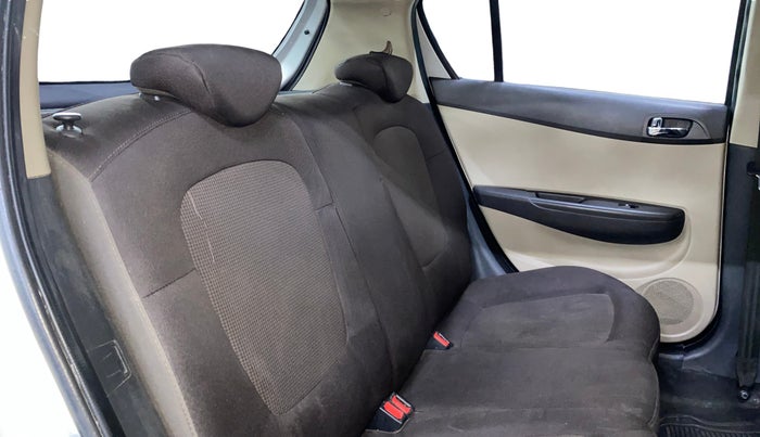 2013 Hyundai i20 SPORTZ 1.4 CRDI, Diesel, Manual, 89,974 km, Right Side Rear Door Cabin