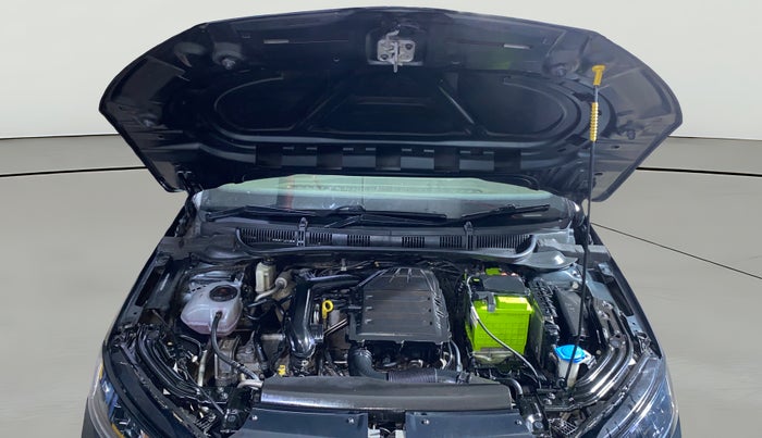 2022 Skoda SLAVIA STYLE 1.0L TSI AT, Petrol, Automatic, 28,140 km, Open Bonet