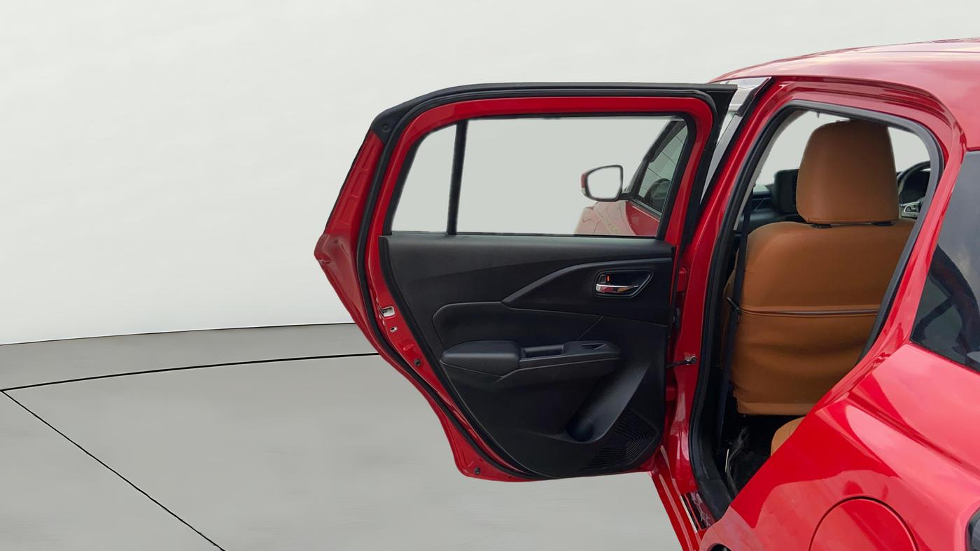 2024 Maruti Swift VXi (O) AMT, Petrol, Automatic, 12,128 km, LHS Rear Door