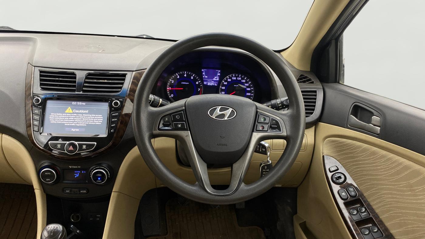 2016 Hyundai Verna 1.6 VTVT SX, Petrol, Manual, 65,299 km, Steering Wheel Close Up