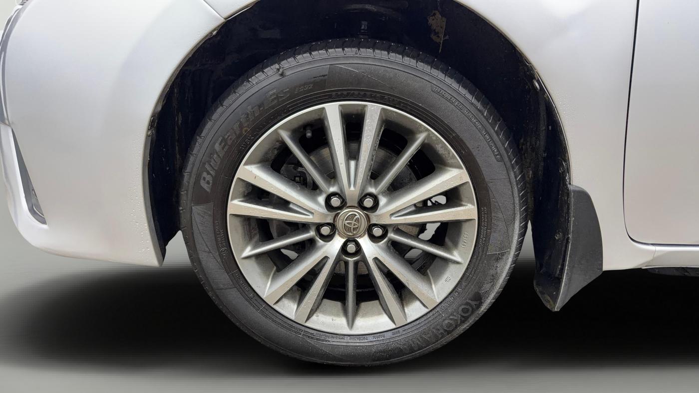 2015 Toyota Corolla Altis GL PETROL, Petrol, Manual, 36,807 km, Left Front Wheel
