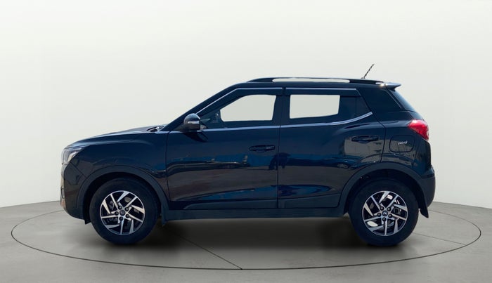 2023 Mahindra XUV300 W8 (O) 1.2 PETROL, Petrol, Manual, 13,938 km, Left Side