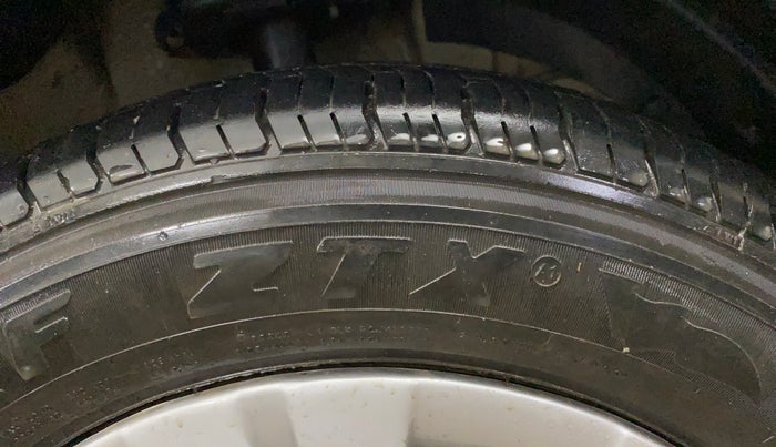 2019 Maruti Ertiga VXI SHVS, Petrol, Manual, 86,892 km, Right Front Tyre Tread