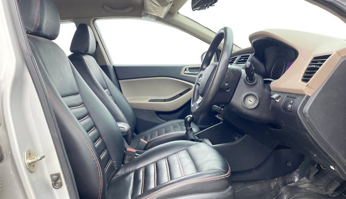 2018 Hyundai Elite i20 SPORTZ 1.2, CNG, Manual, 82,162 km, Right Side Front Door Cabin