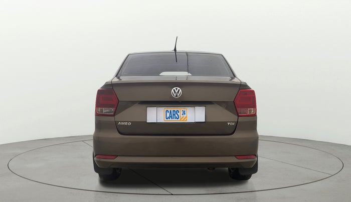 2016 Volkswagen Ameo HIGHLINE1.5L, Diesel, Manual, 1,21,509 km, Back/Rear