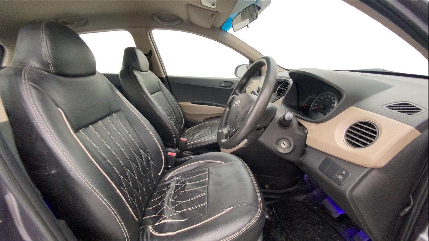2016 Hyundai Grand i10 MAGNA AT 1.2 KAPPA VTVT, Petrol, Automatic, 1,44,747 km, Right Side Front Door Cabin