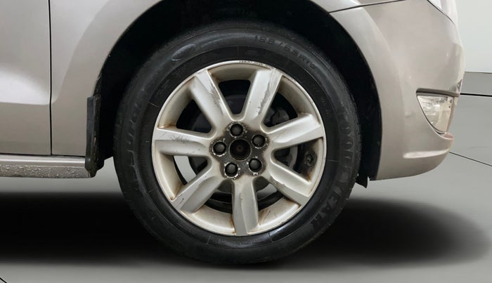 2014 Skoda Rapid AMBITION 1.6 MPI MT PLUS, Petrol, Manual, 61,039 km, Right Front Wheel