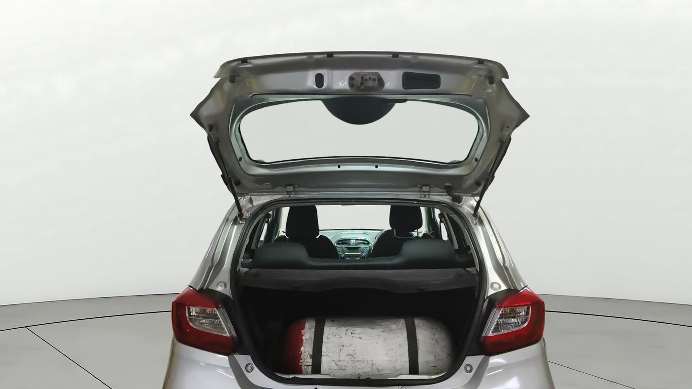 2018 Tata Tiago XZ PETROL, CNG, Manual, 1,26,094 km, Boot Door Open