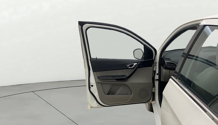 2018 Tata Tiago XZ PETROL, CNG, Manual, 68,109 km, LHS Front Door