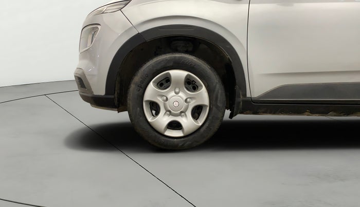 2019 Hyundai VENUE E 1.4 CRDI, Diesel, Manual, 1,10,474 km, Left Front Wheel