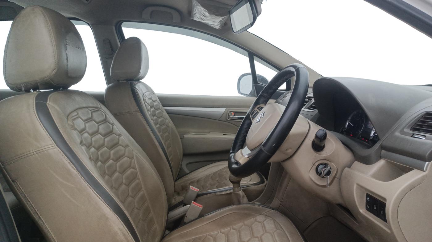 2017 Maruti Ertiga VDI SHVS, Diesel, Manual, 1,07,283 km, Right Side Front Door Cabin