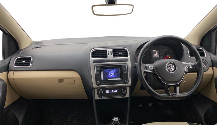 2016 Volkswagen Ameo HIGHLINE1.2L, Petrol, Manual, 32,487 km, Dashboard
