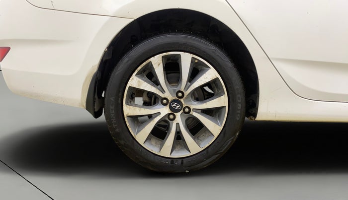 2013 Hyundai Verna FLUIDIC 1.6 VTVT SX, Petrol, Manual, 98,826 km, Right Rear Wheel