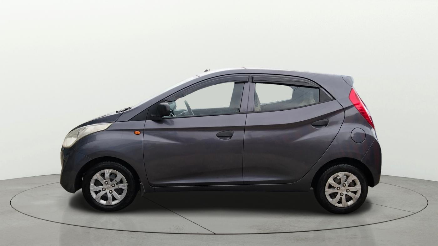 2017 Hyundai Eon MAGNA +, Petrol, Manual, 33,993 km, Left Side