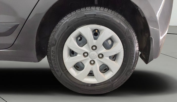 2016 Hyundai Elite i20 SPORTZ 1.2, CNG, Manual, 69,894 km, Left Rear Wheel