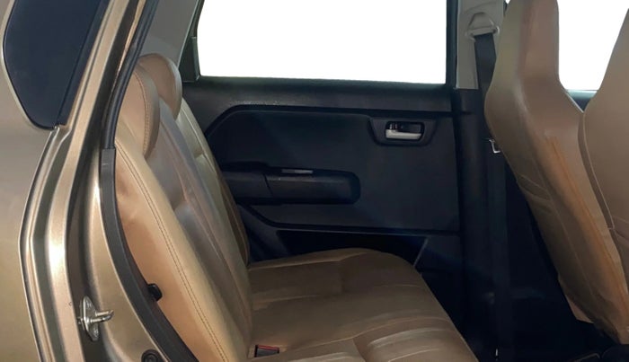 2022 Maruti New Wagon-R VXI 1.0, CNG, Manual, 82,667 km, Right Side Rear Door Cabin