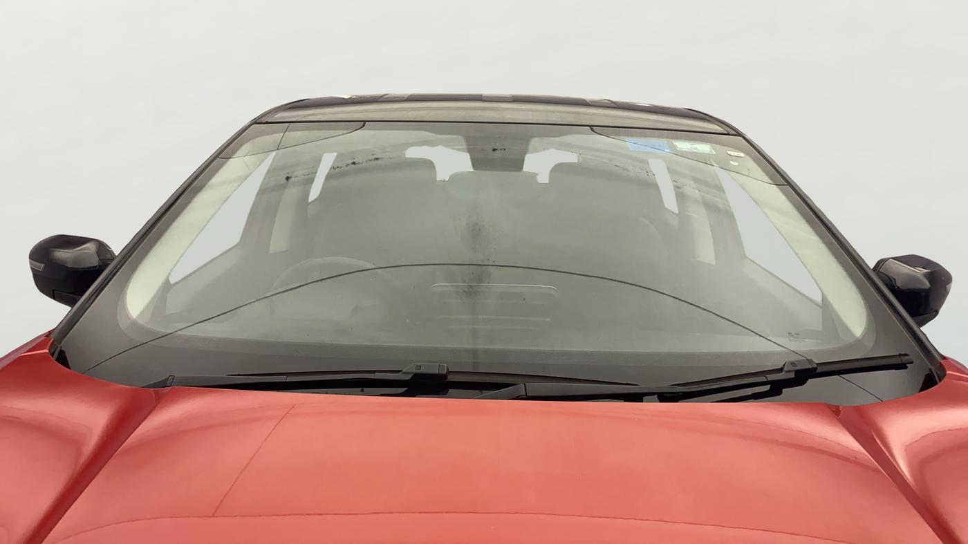 2020 Tata Harrier XZA 2.0L, Diesel, Automatic, 96,405 km, Front Windshield