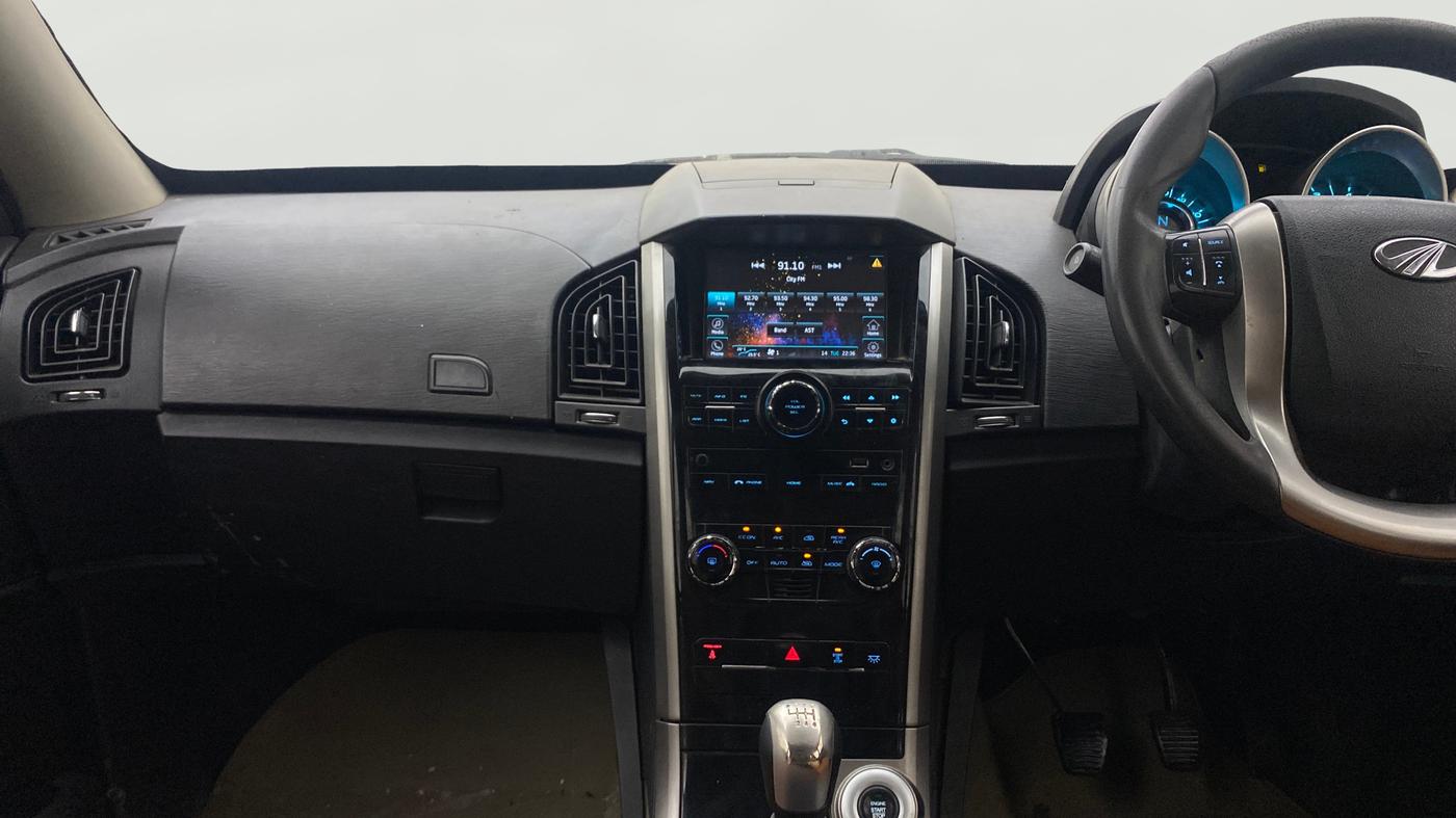 2018 Mahindra XUV500 W7, Diesel, Manual, 1,31,063 km, Air Conditioner