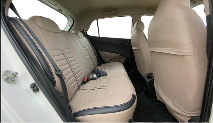 2017 Hyundai Grand i10 MAGNA 1.2 KAPPA VTVT, Petrol, Manual, 47,355 km, Right Side Rear Door Cabin