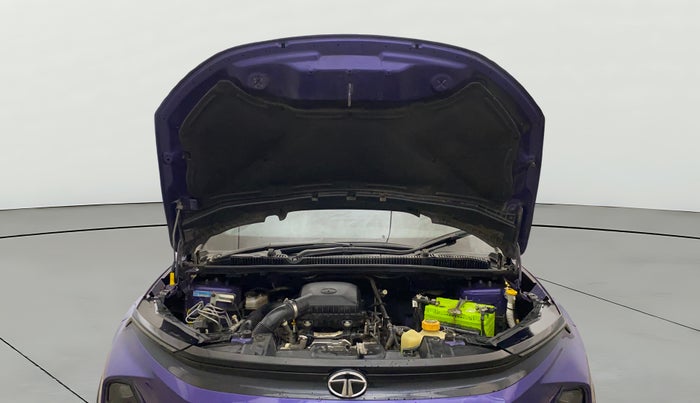 2023 Tata NEXON FEARLESS PURPLE + SUNROOF DCA DUAL TONE 1.2 PETROL, Petrol, Automatic, 24,657 km, Open Bonet