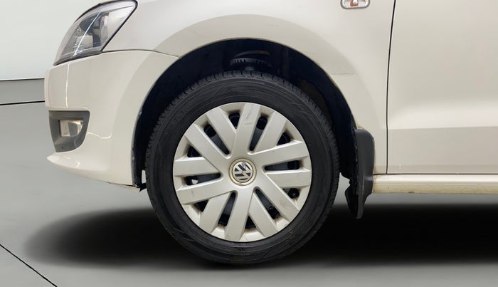 2014 Volkswagen Polo COMFORTLINE 1.2L, Petrol, Manual, 44,337 km, Left Front Wheel