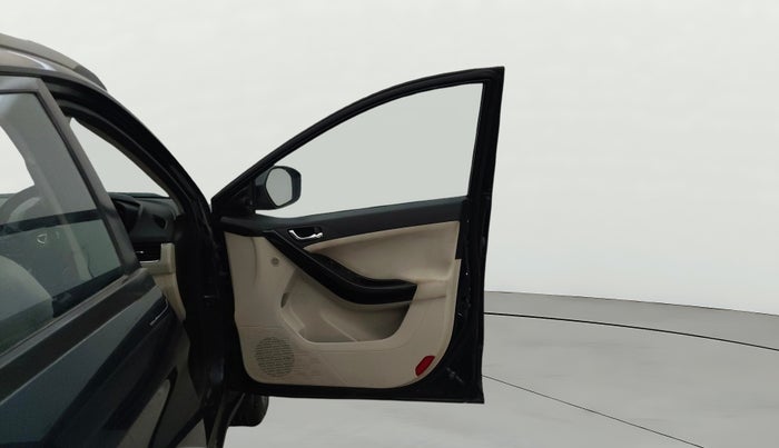 2023 Tata NEXON XZ PLUS DIESEL SUNROOF, Diesel, Manual, 60,862 km, RHS Front Door