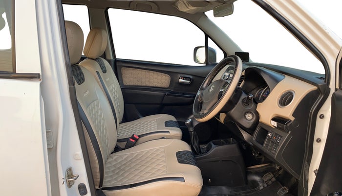 2017 Maruti Wagon R 1.0 VXI, CNG, Manual, 71,620 km, Right Side Front Door Cabin