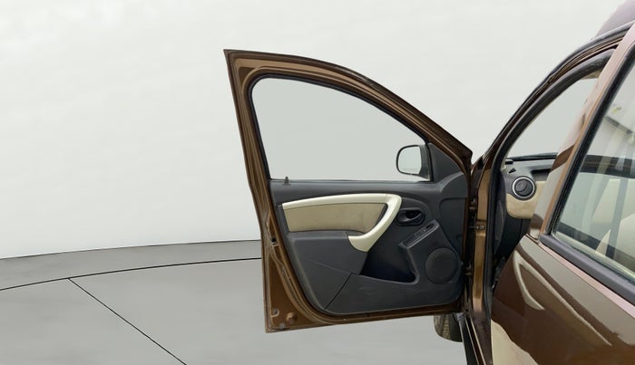 2014 Renault Duster RXL PETROL, Petrol, Manual, 66,946 km, LHS Front Door