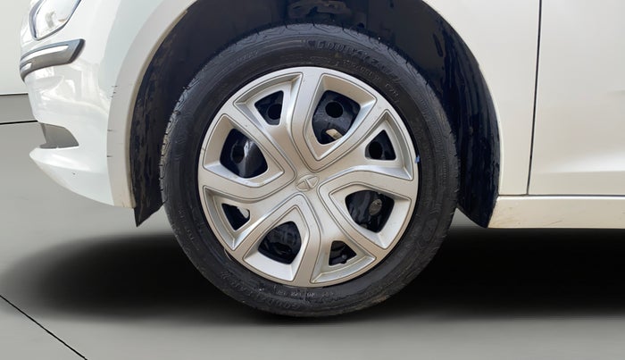 2022 Tata ALTROZ XT PETROL, Petrol, Manual, 10,104 km, Left Front Wheel